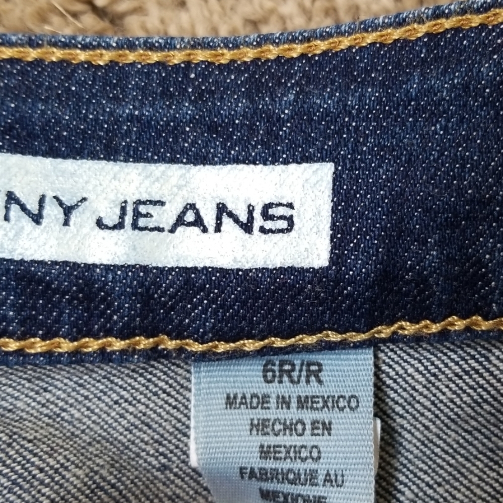 DKNY Soho jean with Flare leg -6R - Picture 5 of 8